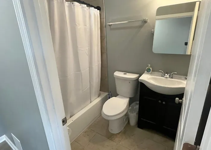 The Yale Townhouse- 2 Br * Columbus